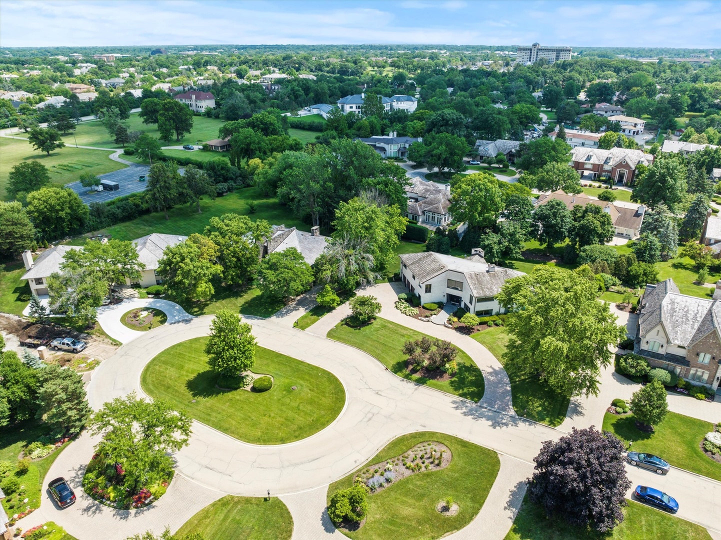 Oak Brook, Illinois, 60523, United States, 5 Bedrooms Bedrooms, ,6 BathroomsBathrooms,Residential,For Sale,1903537