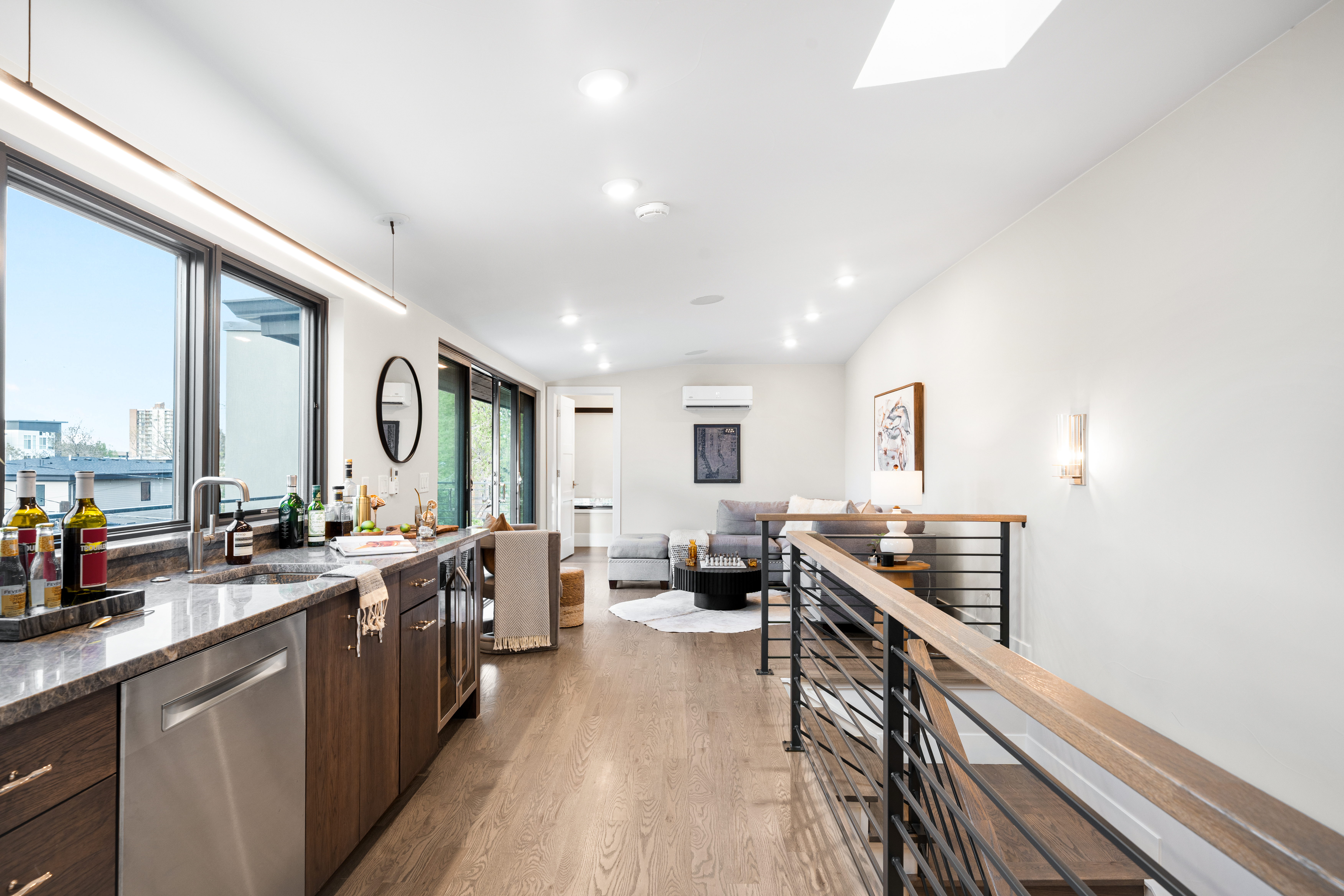  Exceptional Modern 4-Bedroom, 5-Bath Duplex - 物件實景