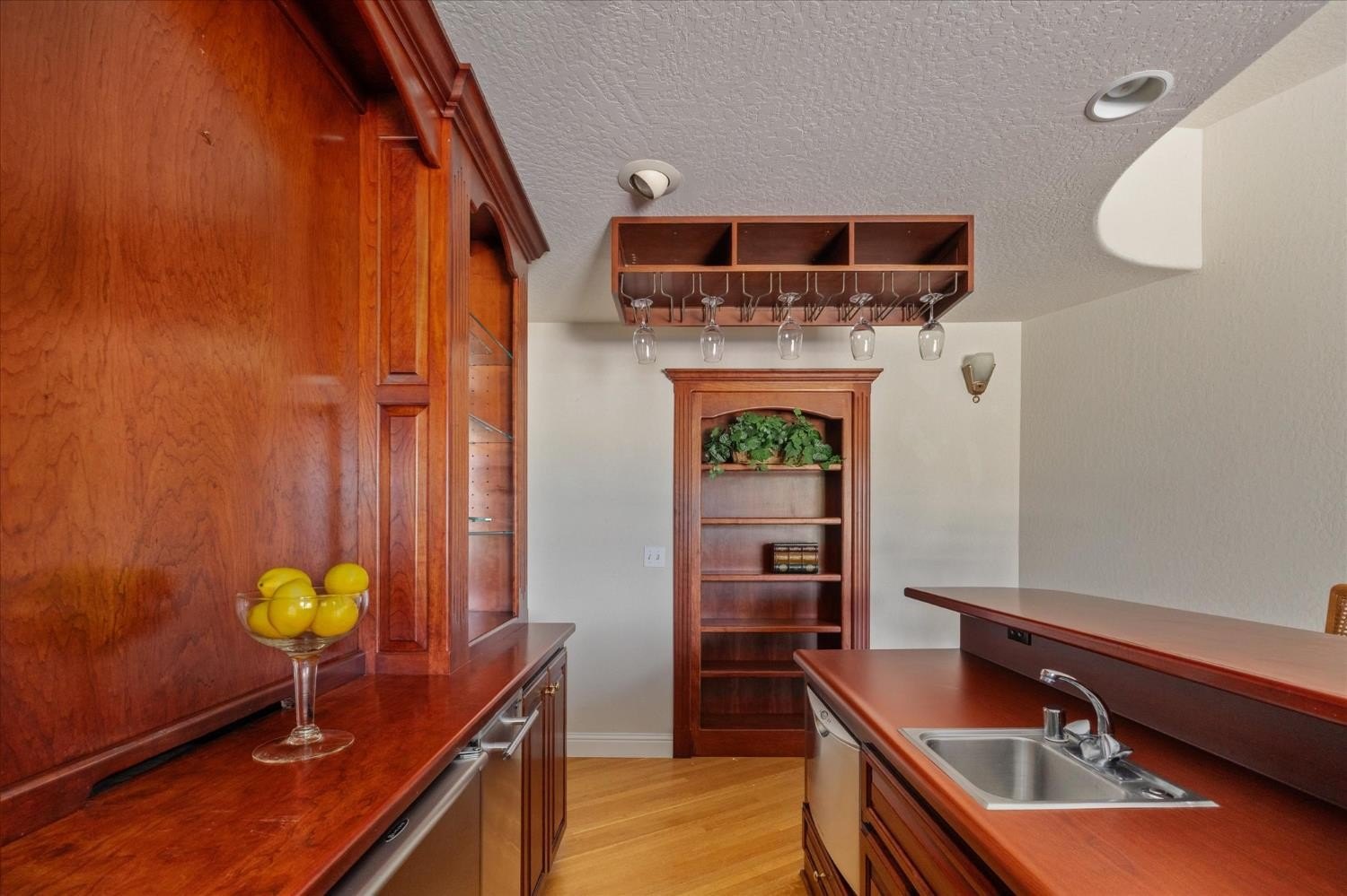 Angels Camp, California, 95222, United States, 5 Bedrooms Bedrooms, ,5 BathroomsBathrooms,Residential,For Sale,1979425