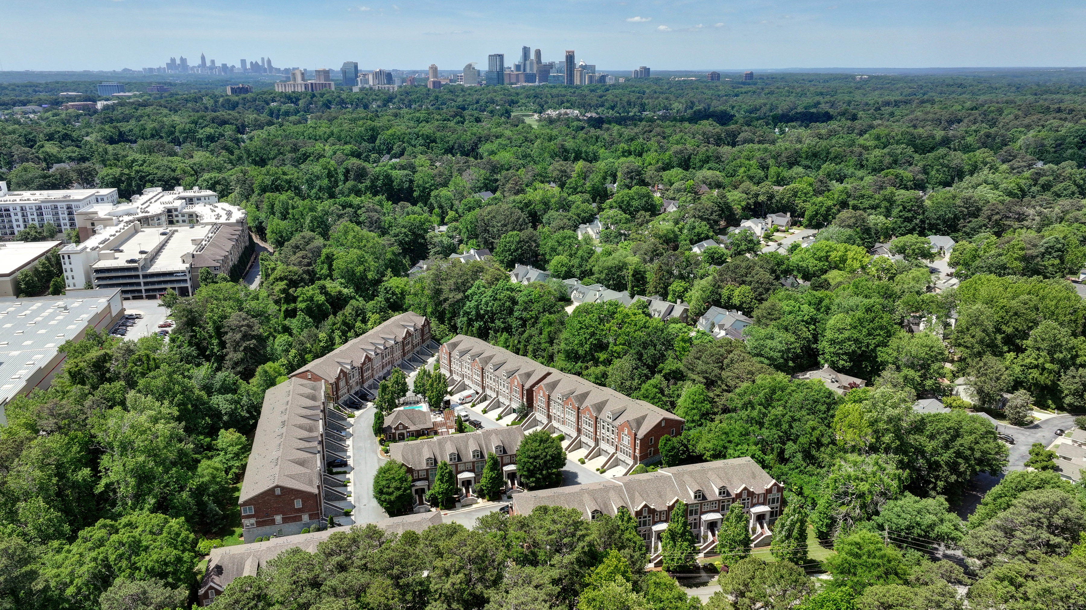  Elegant Brownstone-style Townhome in Gated Community in the Heart of Brookhaven - 物件實景
