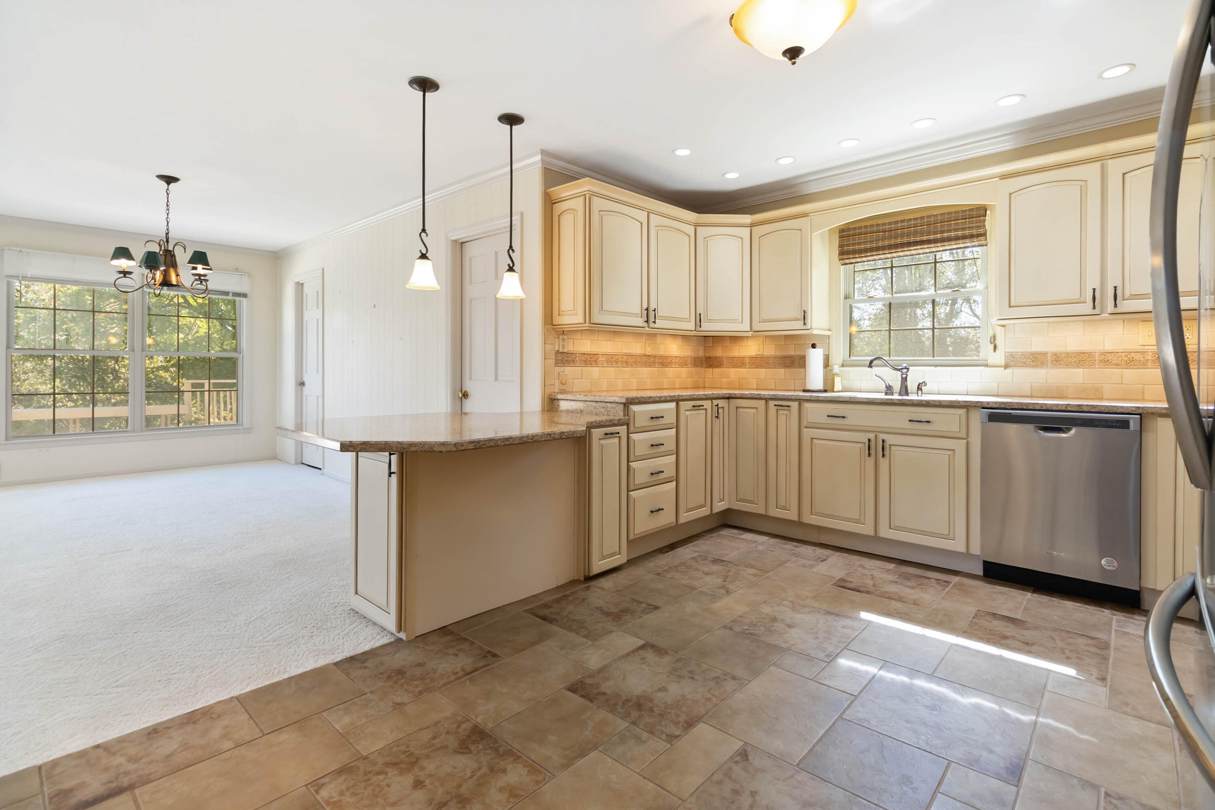 Richmond, Kentucky, 40475, United States, 4 Bedrooms Bedrooms, ,3 BathroomsBathrooms,Residential,For Sale,2006123