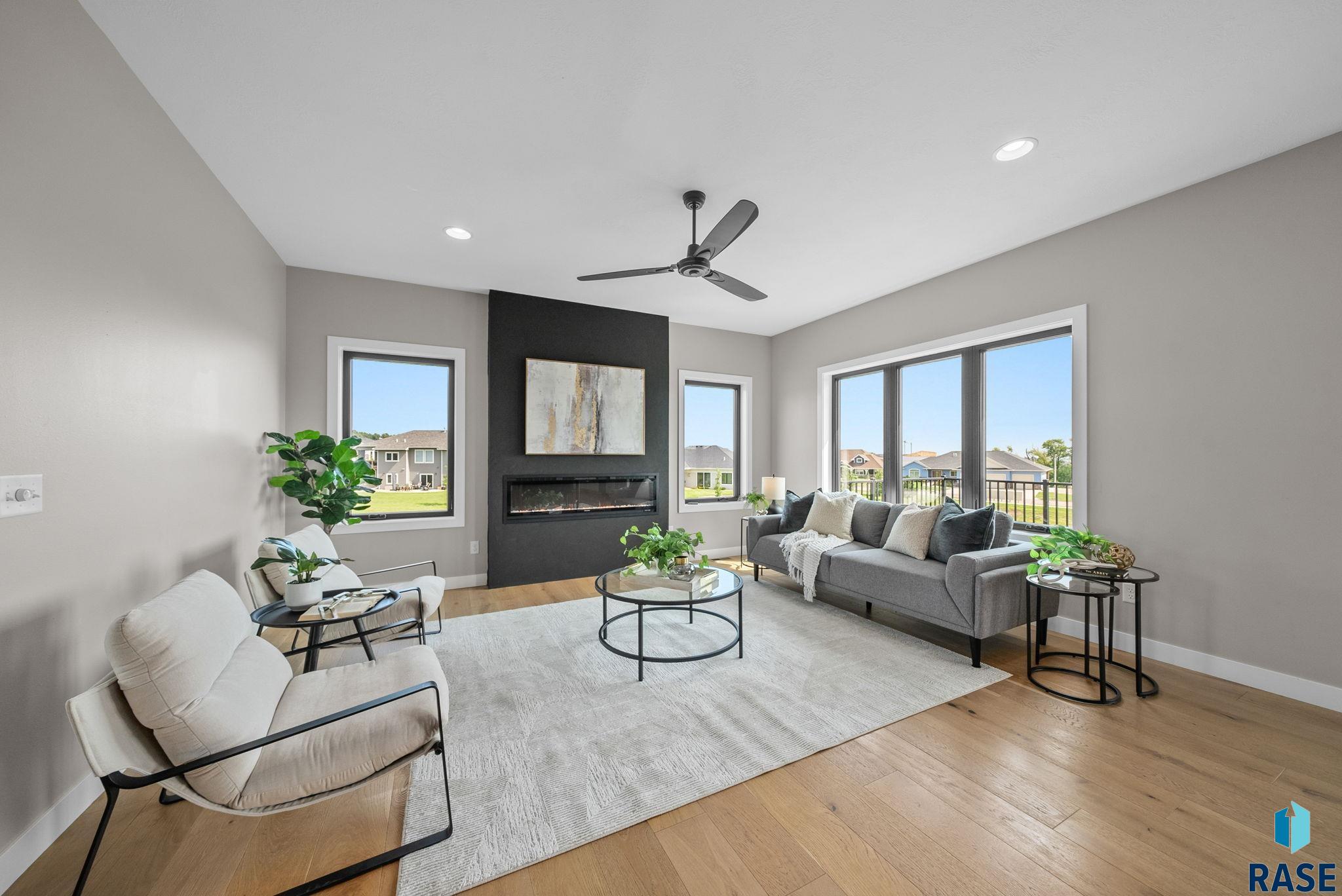 Sioux Falls, South Dakota, 57110, United States, 6 Bedrooms Bedrooms, ,4 BathroomsBathrooms,Residential,For Sale,1892157