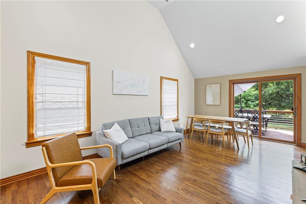 Kansas City, Kansas, 66103, United States, 3 Bedrooms Bedrooms, ,3 BathroomsBathrooms,Residential,For Sale,1906433
