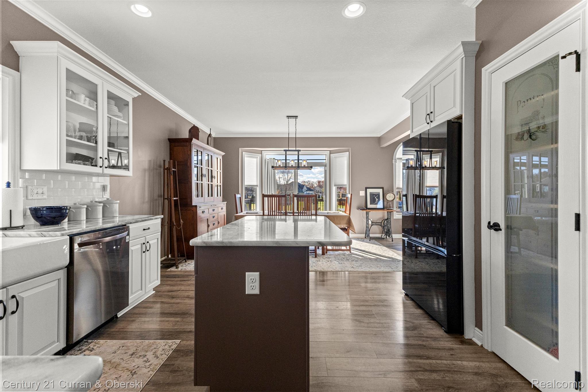 Monroe, Michigan, 48161, United States, 4 Bedrooms Bedrooms, ,3 BathroomsBathrooms,Residential,For Sale,2009653