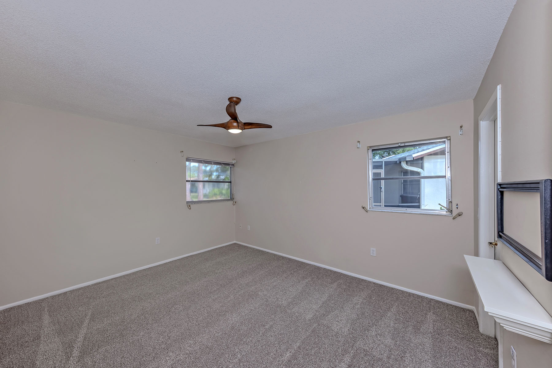  VILLAGE IN THE PINES - 物件實景