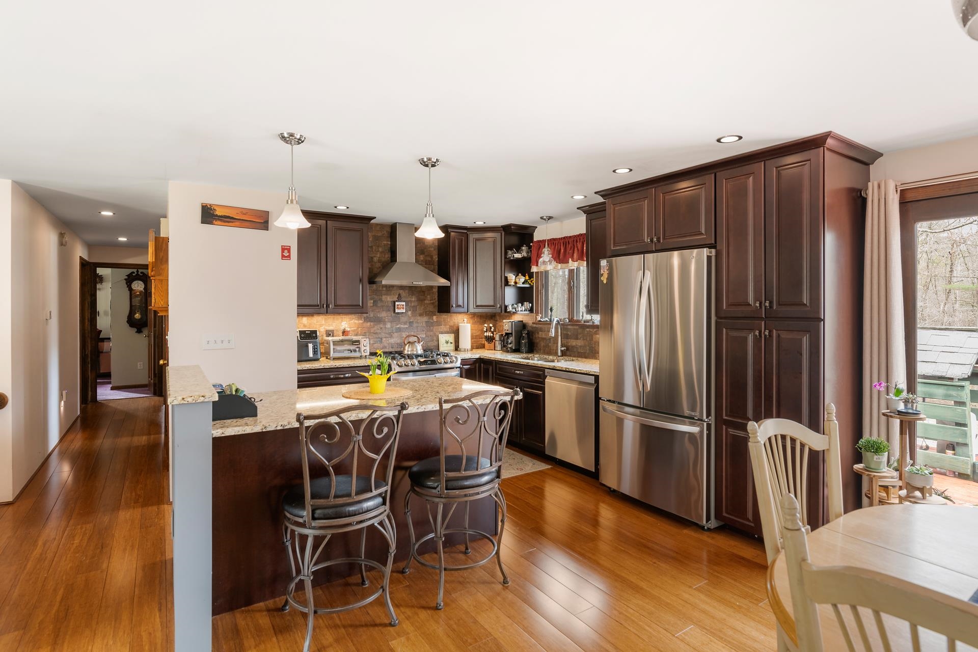 Derry, New Hampshire, 03038, United States, 3 Bedrooms Bedrooms, ,2 BathroomsBathrooms,Residential,For Sale,1935840