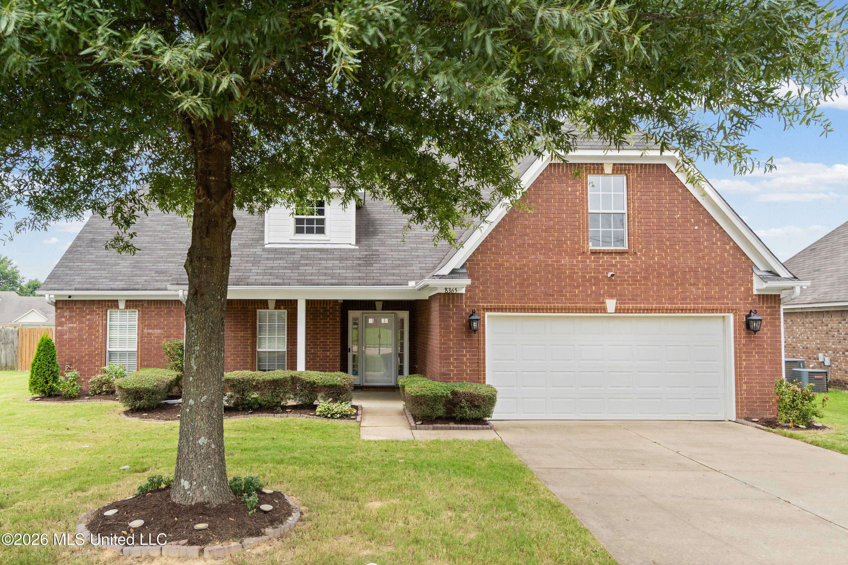 Olivia Ln, Southaven, MS 38672