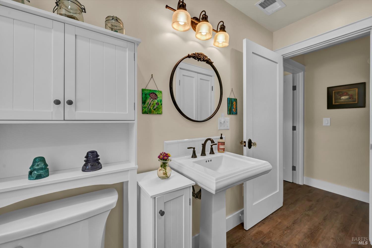 Sebastopol, California, 95472, United States, 2 Bedrooms Bedrooms, ,2 BathroomsBathrooms,Residential,For Sale,1913141