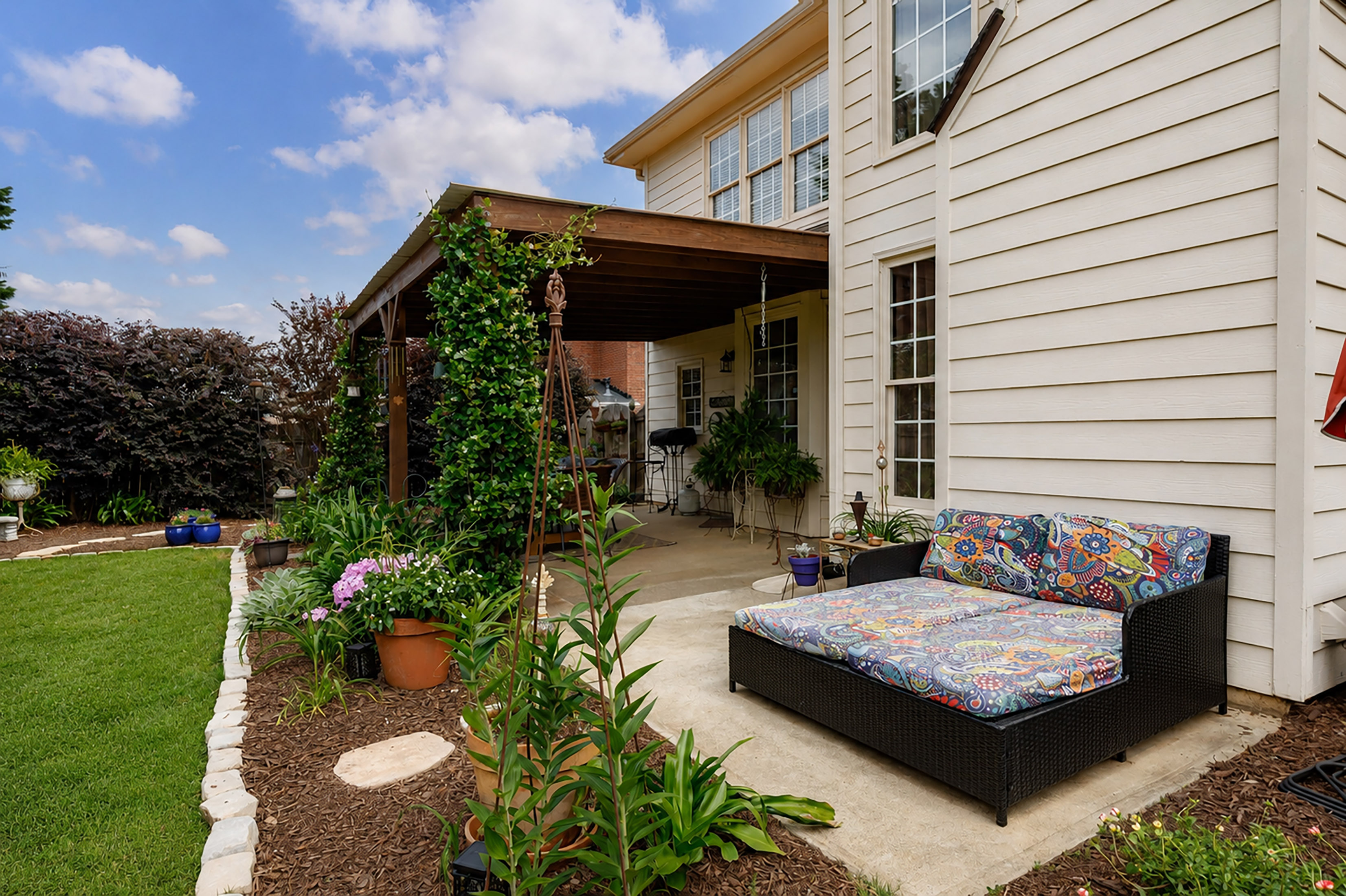  Beautifully Updated and Well Maintained Home in Sought-after Highcroft Community - 物件實景