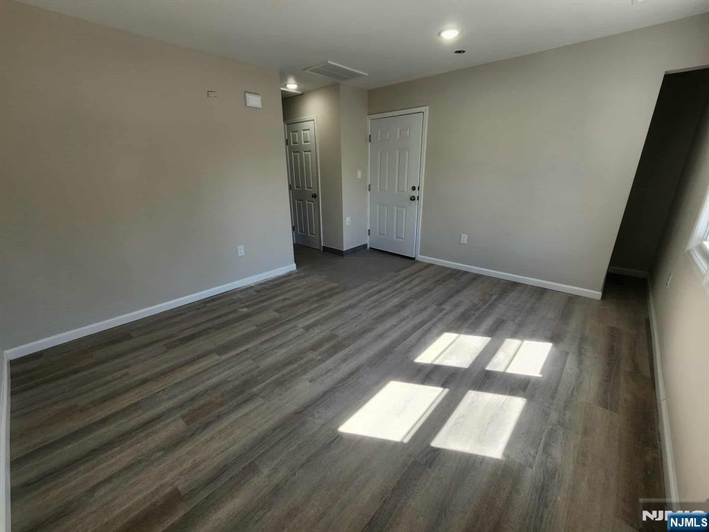 Passaic, New Jersey, 07055, United States, 5 Bedrooms Bedrooms, ,2 BathroomsBathrooms,Residential,For Sale,1975134