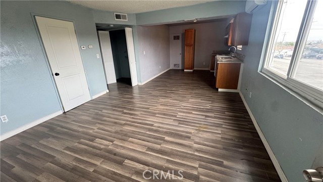 Bakersfield, California, 93534, United States, 8 Bedrooms Bedrooms, ,Residential,For Sale,1981314