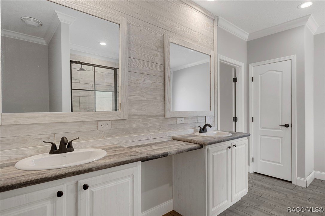 Dunnellon, Florida, 34433, United States, 4 Bedrooms Bedrooms, ,3 BathroomsBathrooms,Residential,For Sale,2008614