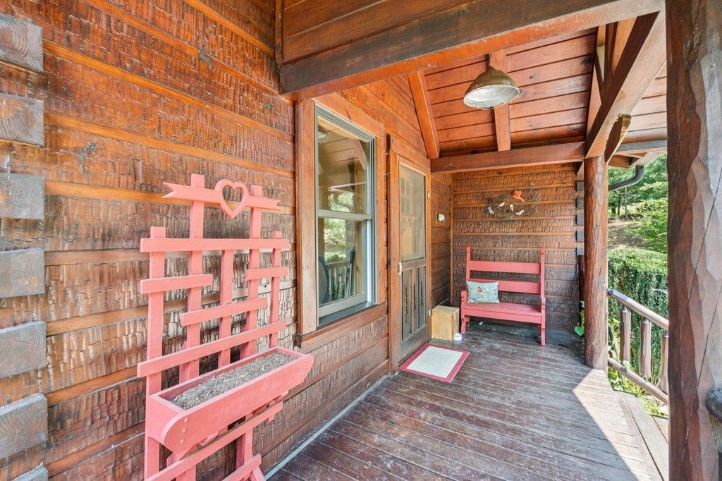 Morganton, Georgia, 30560, United States, 3 Bedrooms Bedrooms, ,3 BathroomsBathrooms,Residential,For Sale,1905378