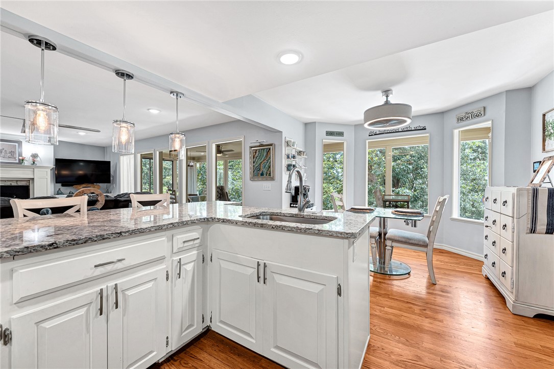 Rogers, Arkansas, 72756, United States, 4 Bedrooms Bedrooms, ,3 BathroomsBathrooms,Residential,For Sale,1901951
