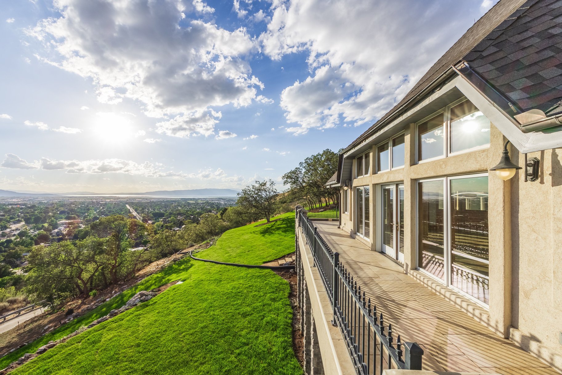  European Estate with Huge Views of the Valley - 物件實景