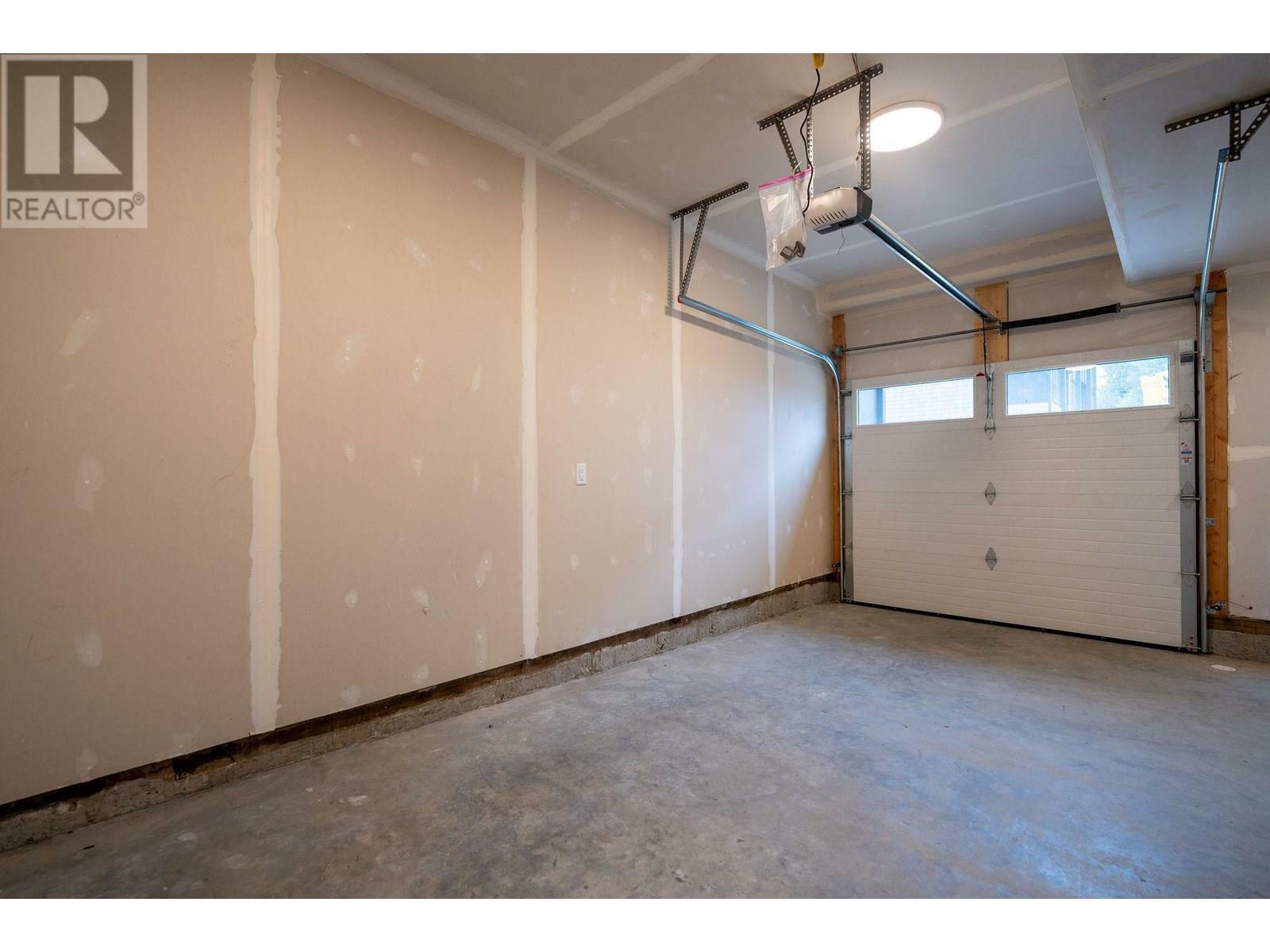 REVELSTOKE, British Columbia, V0E 2S0, CA, 3 Bedrooms Bedrooms, ,3 BathroomsBathrooms,Residential,For Sale,1882826