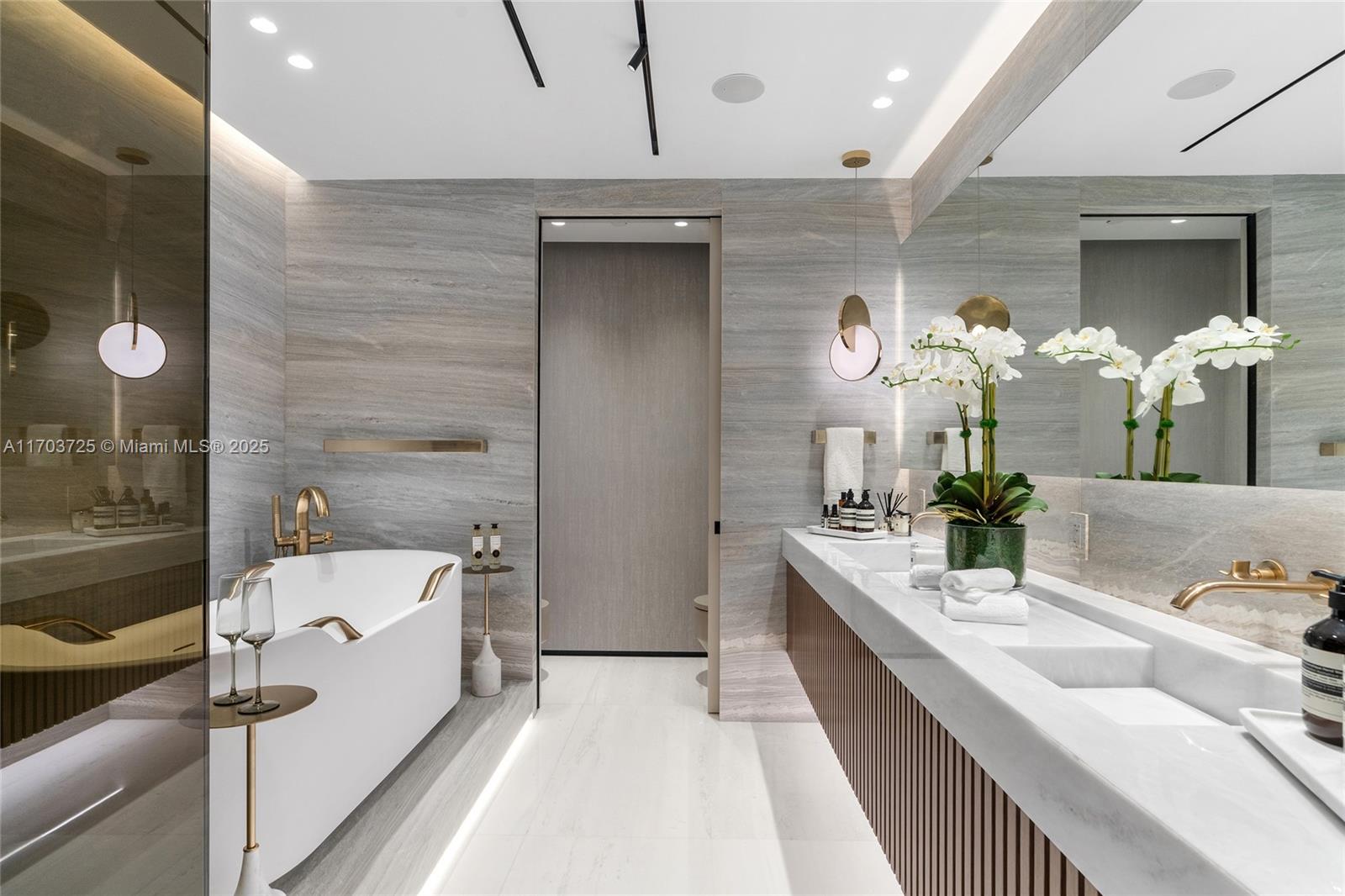 1425 Brickell Ave Unit 66D-66E, Miami, Florida, 33131, United States, 4 Bedrooms Bedrooms, ,5 BathroomsBathrooms,Residential,For Sale,1425 Brickell Ave Unit 66D-66E,1682437