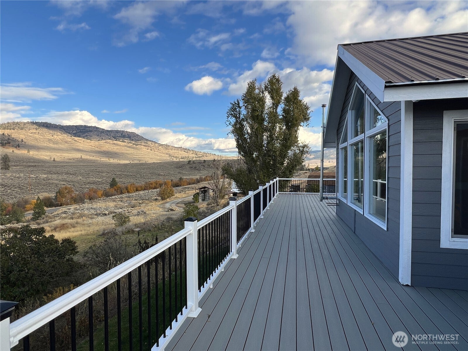 Tonasket, Washington, 98855, United States, 3 Bedrooms Bedrooms, ,2 BathroomsBathrooms,Residential,For Sale,2001750