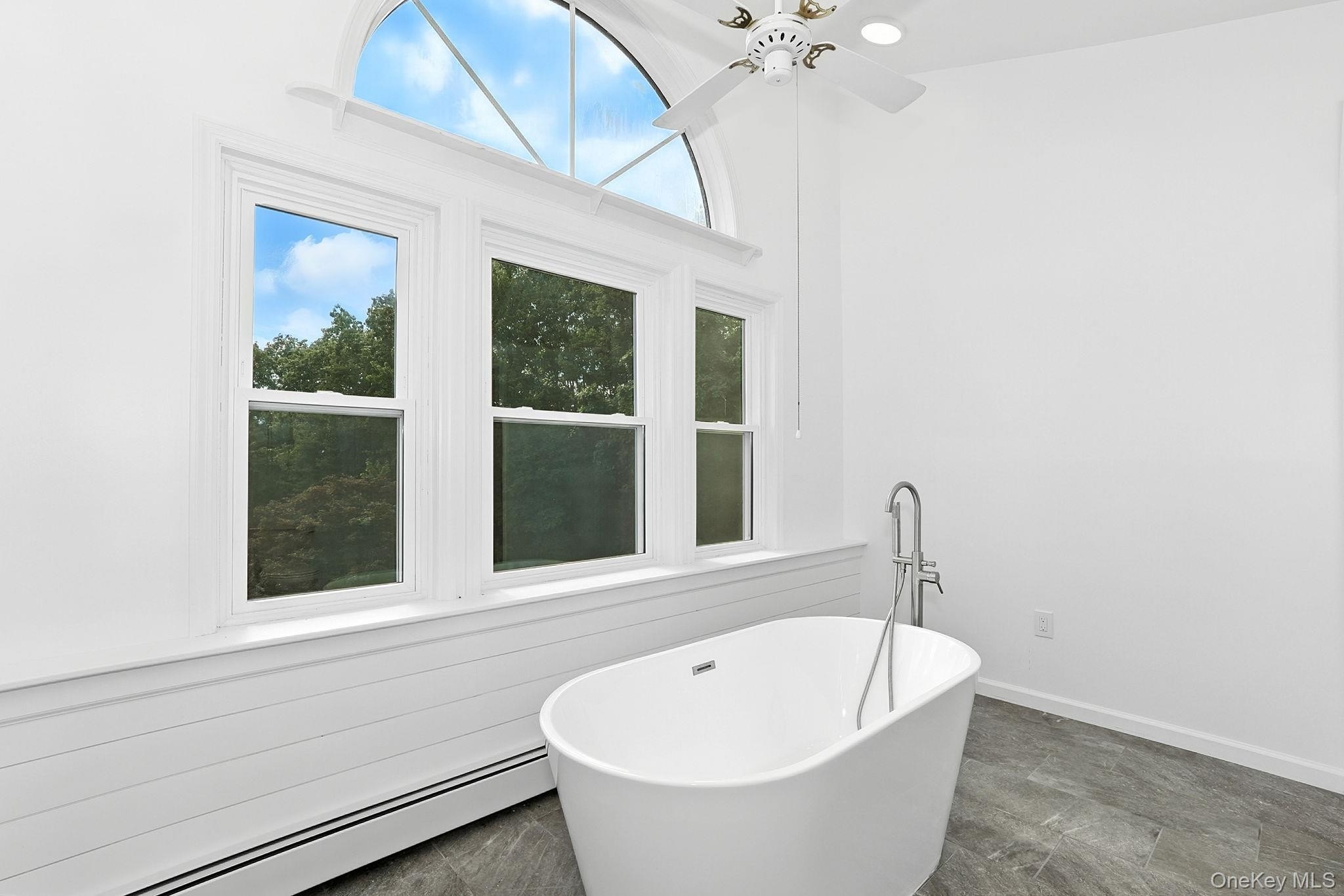 Red Hook, New York, 12571, United States, 5 Bedrooms Bedrooms, ,4 BathroomsBathrooms,Residential,For Sale,1978278