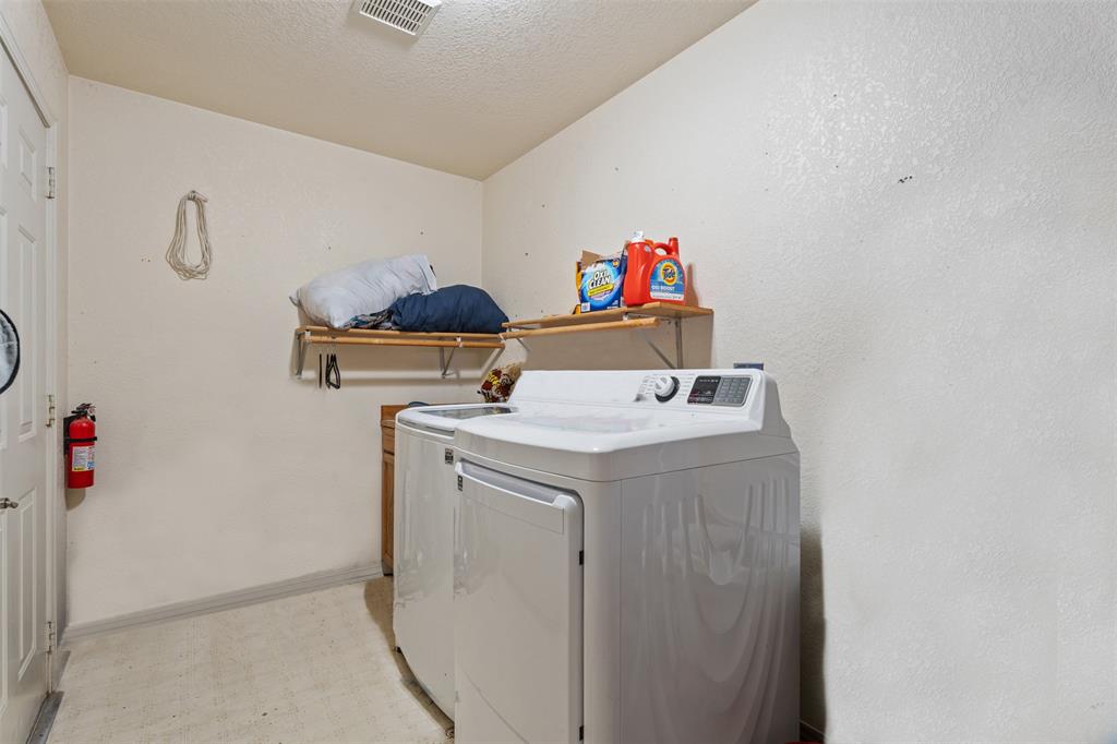 Hamilton, Montana, 59840, United States, 3 Bedrooms Bedrooms, ,2 BathroomsBathrooms,Residential,For Sale,1990446