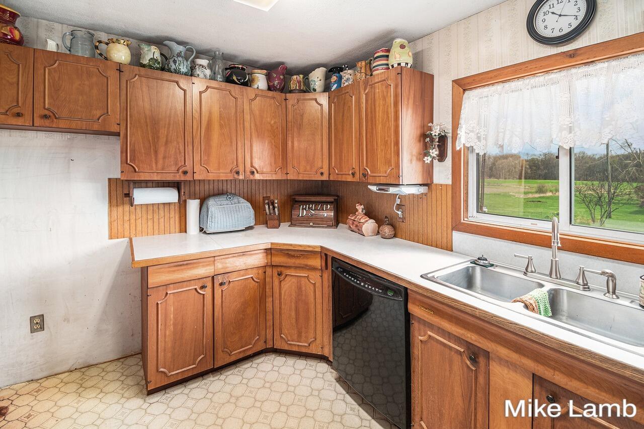 Kent City, Michigan, 49330, United States, 4 Bedrooms Bedrooms, ,1 BathroomBathrooms,Residential,For Sale,1793109