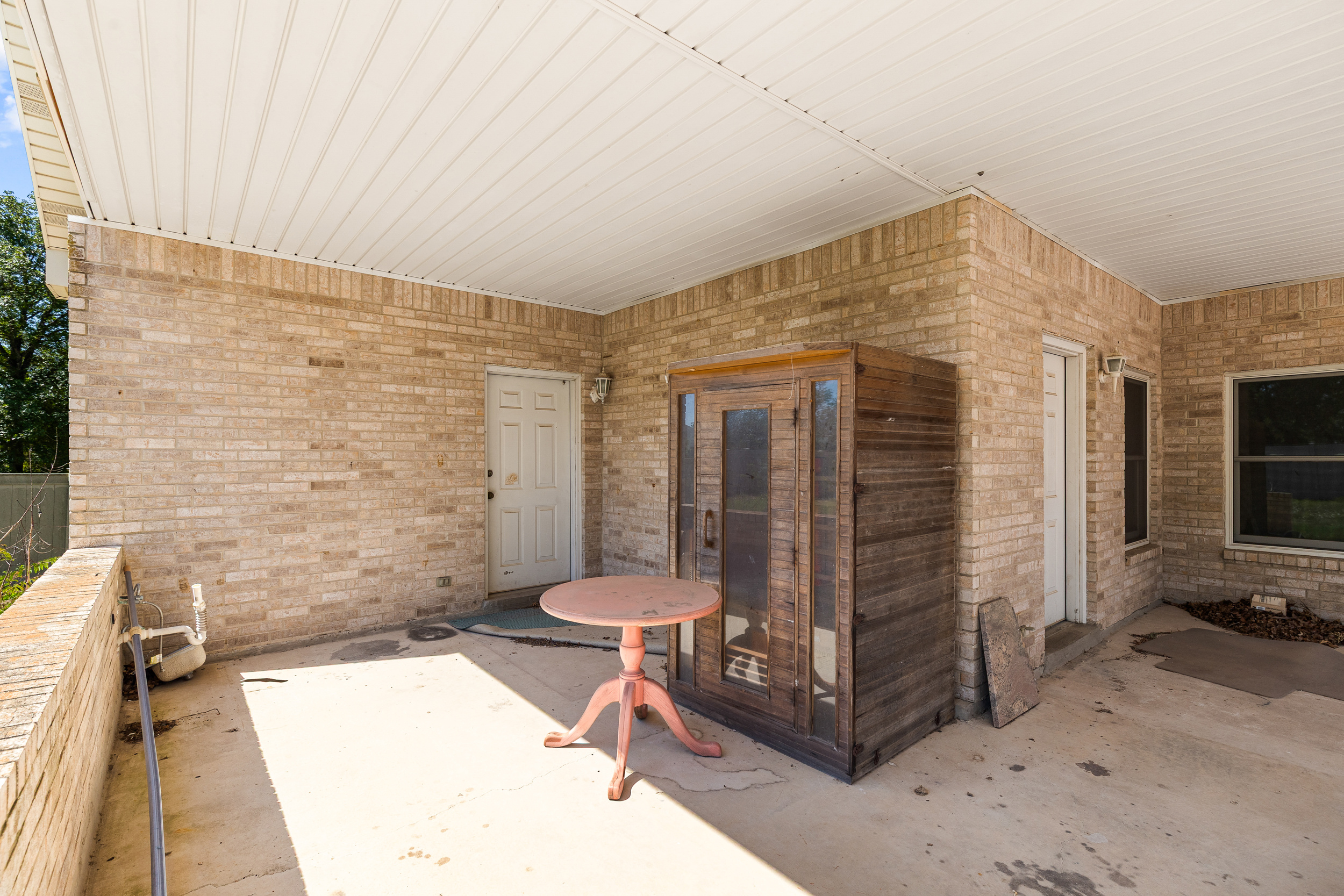 Adkins, Texas, 78101, United States, 4 Bedrooms Bedrooms, ,2 BathroomsBathrooms,Residential,For Sale,1979790