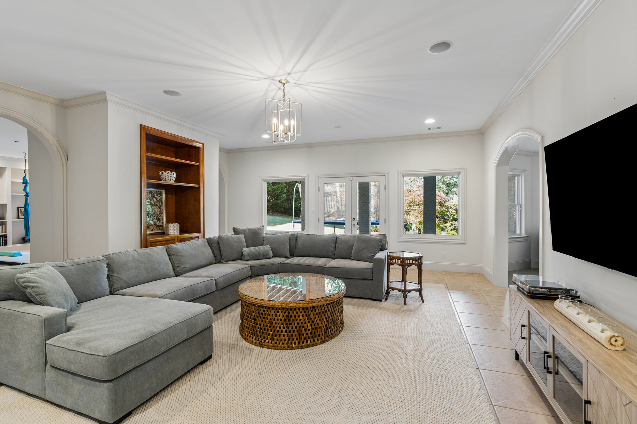  Private, Thoughtfully Renovated Sandy Springs Estate - 物件實景