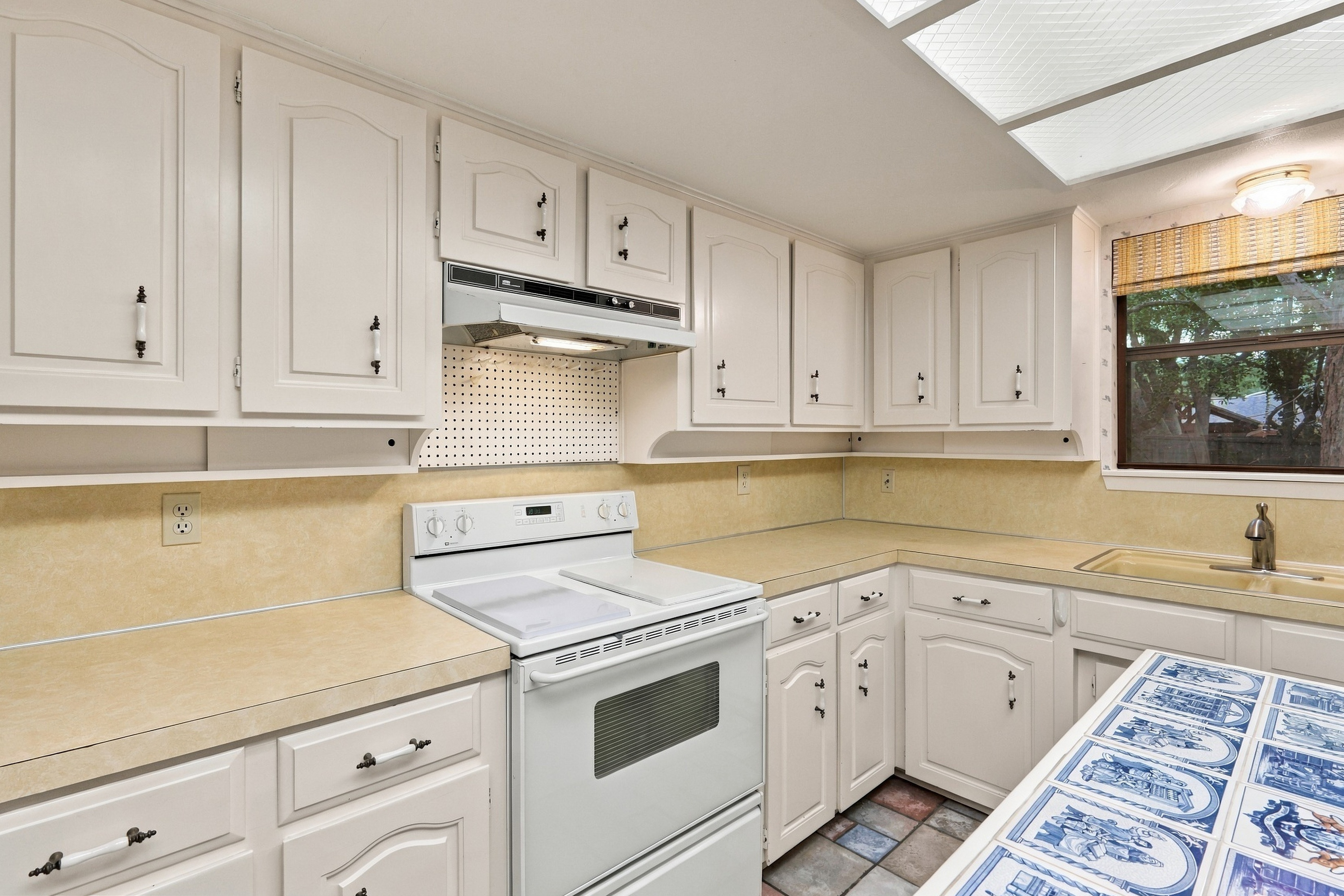  Spacious Living on .33 Acres - 物件實景
