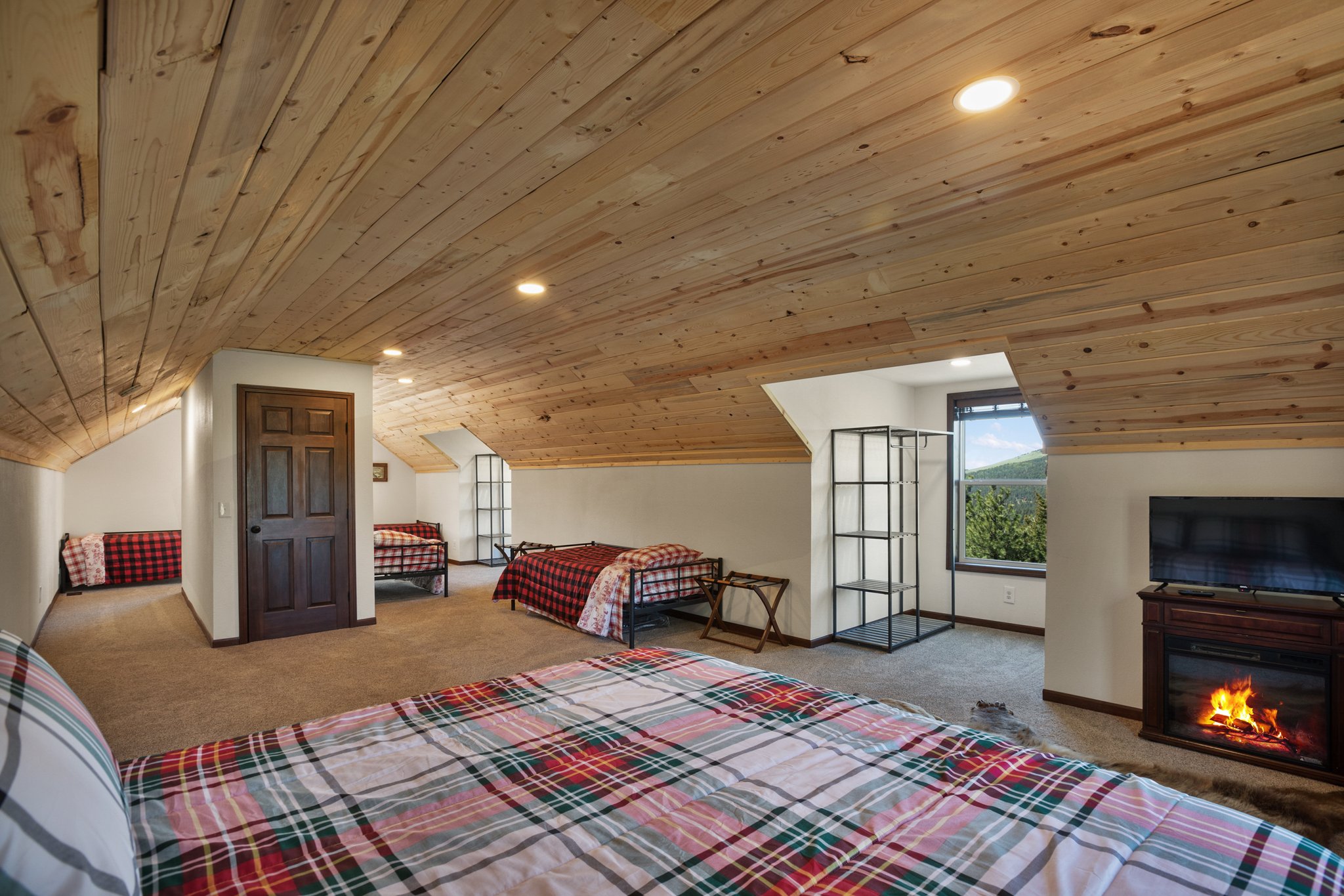 Cripple Creek, Colorado, 80813, United States, 4 Bedrooms Bedrooms, ,3 BathroomsBathrooms,Residential,For Sale,1856963