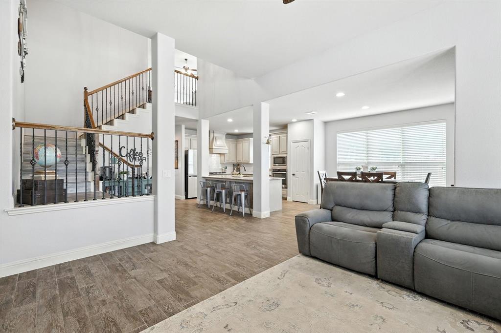 Grand Prairie, Texas, 75054, United States, 4 Bedrooms Bedrooms, ,4 BathroomsBathrooms,Residential,For Sale,1932411