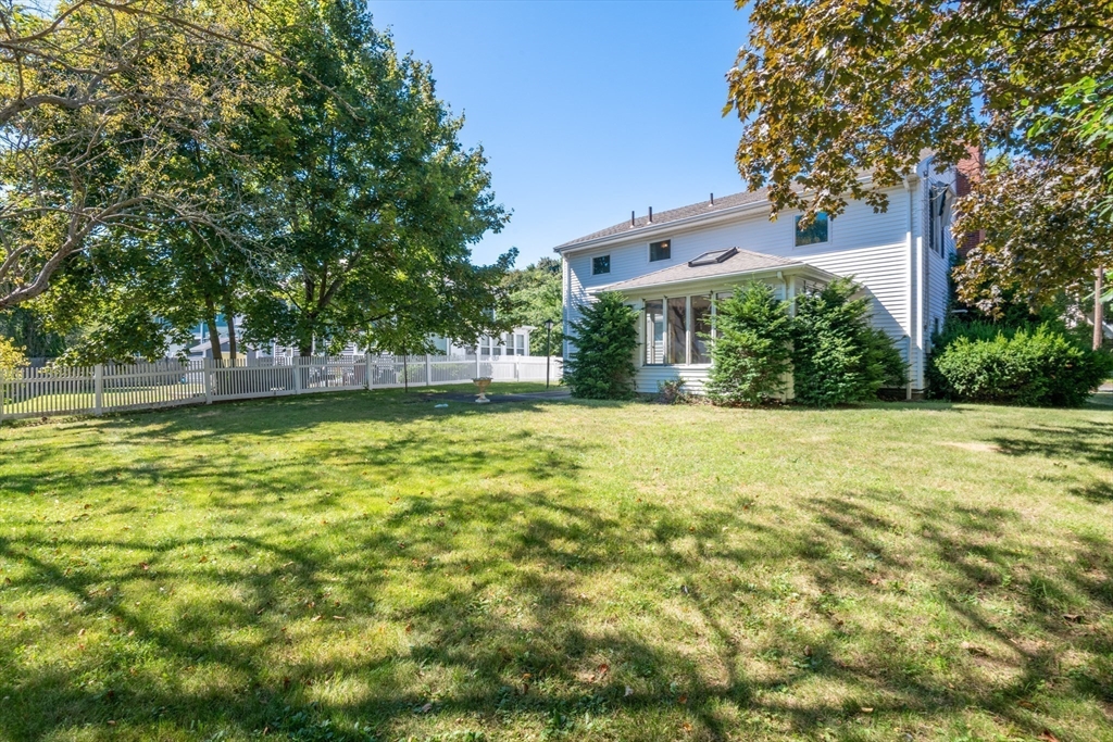Salem, Massachusetts, 01970, United States, 2 Bedrooms Bedrooms, ,2 BathroomsBathrooms,Residential,For Sale,1944835