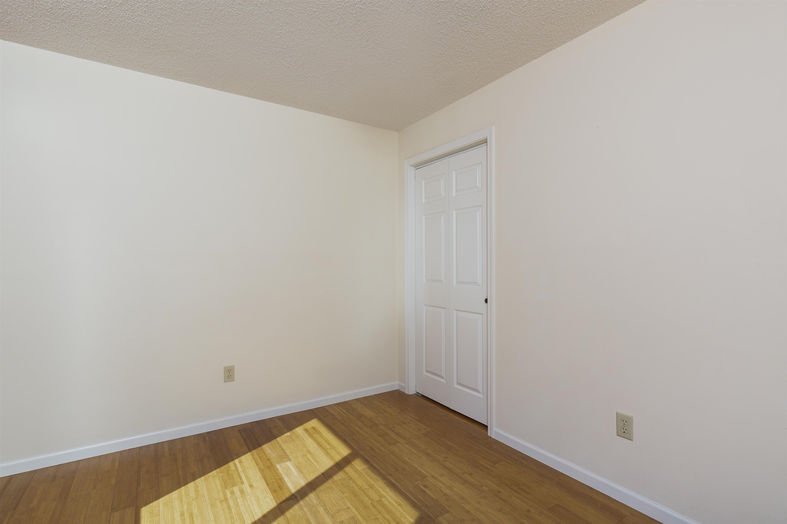 Lebanon, New Hampshire, 03755, United States, 3 Bedrooms Bedrooms, ,2 BathroomsBathrooms,Residential,For Sale,1962612