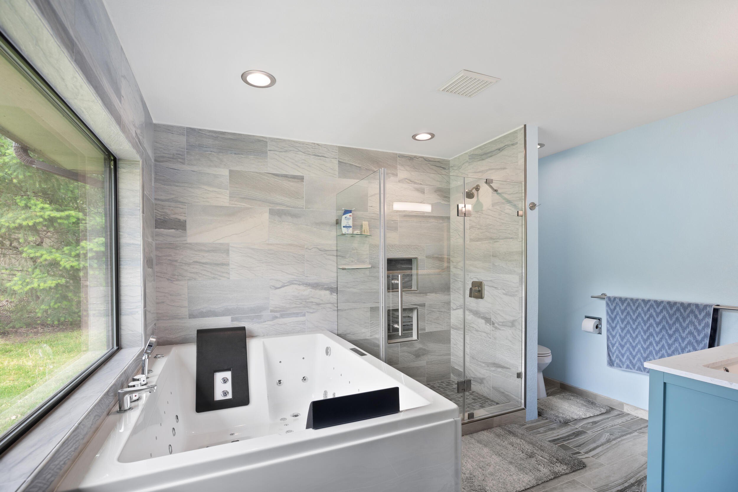 Grants Pass, Oregon, 97527, United States, 3 Bedrooms Bedrooms, ,3 BathroomsBathrooms,Residential,For Sale,1822817