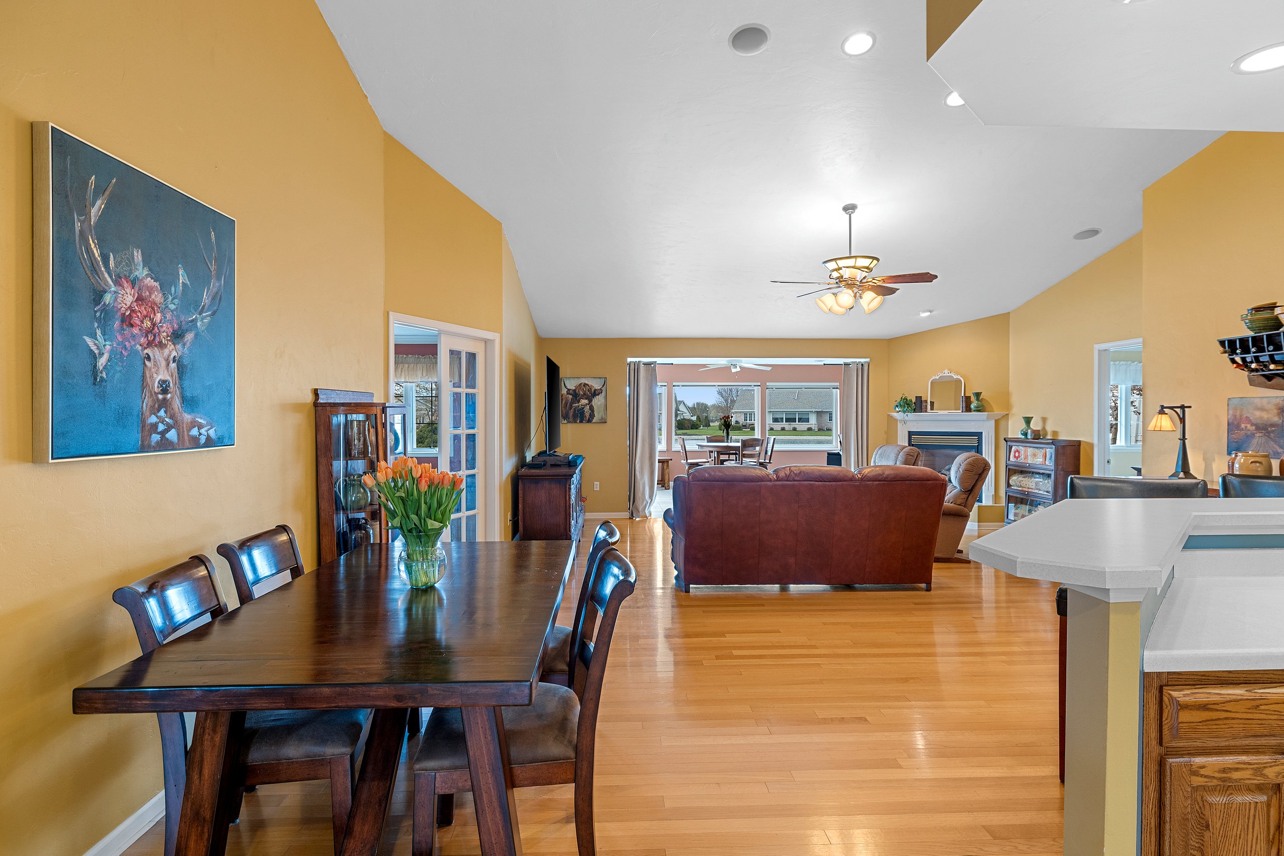  Waterfront Living at River Pines Condos - 物件實景