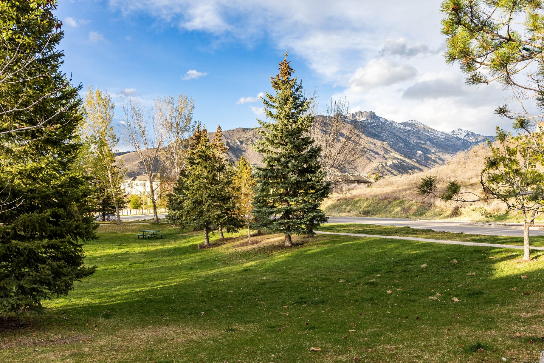  Peaceful Mountain Living with Amenities That Impress - 物件實景