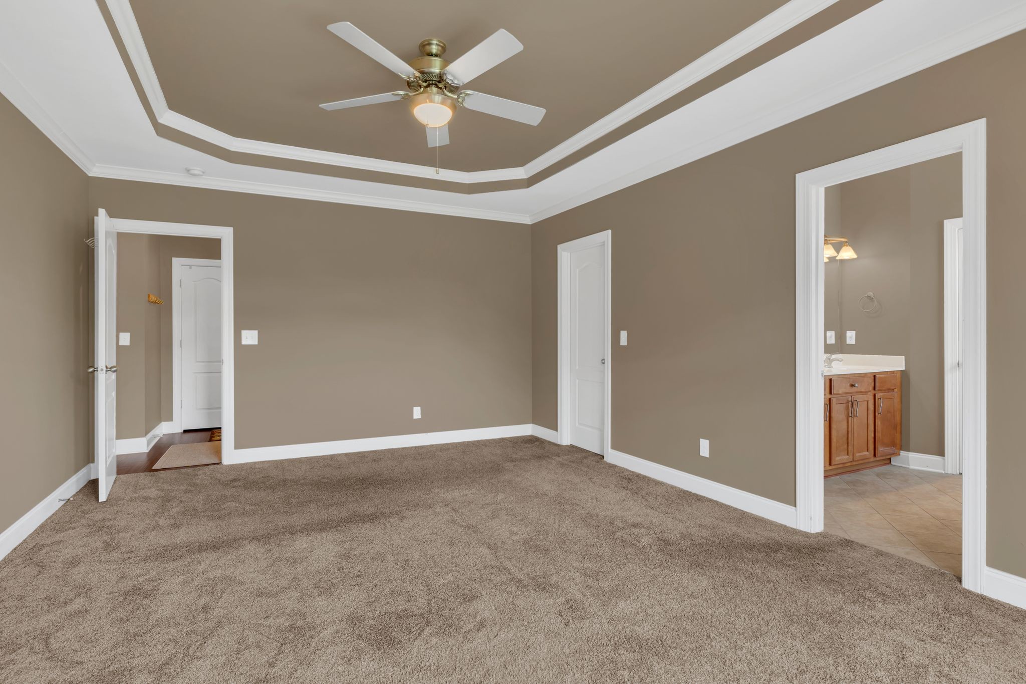 Goodlettsville, Tennessee, 37072, United States, 4 Bedrooms Bedrooms, ,4 BathroomsBathrooms,Residential,For Sale,2001545