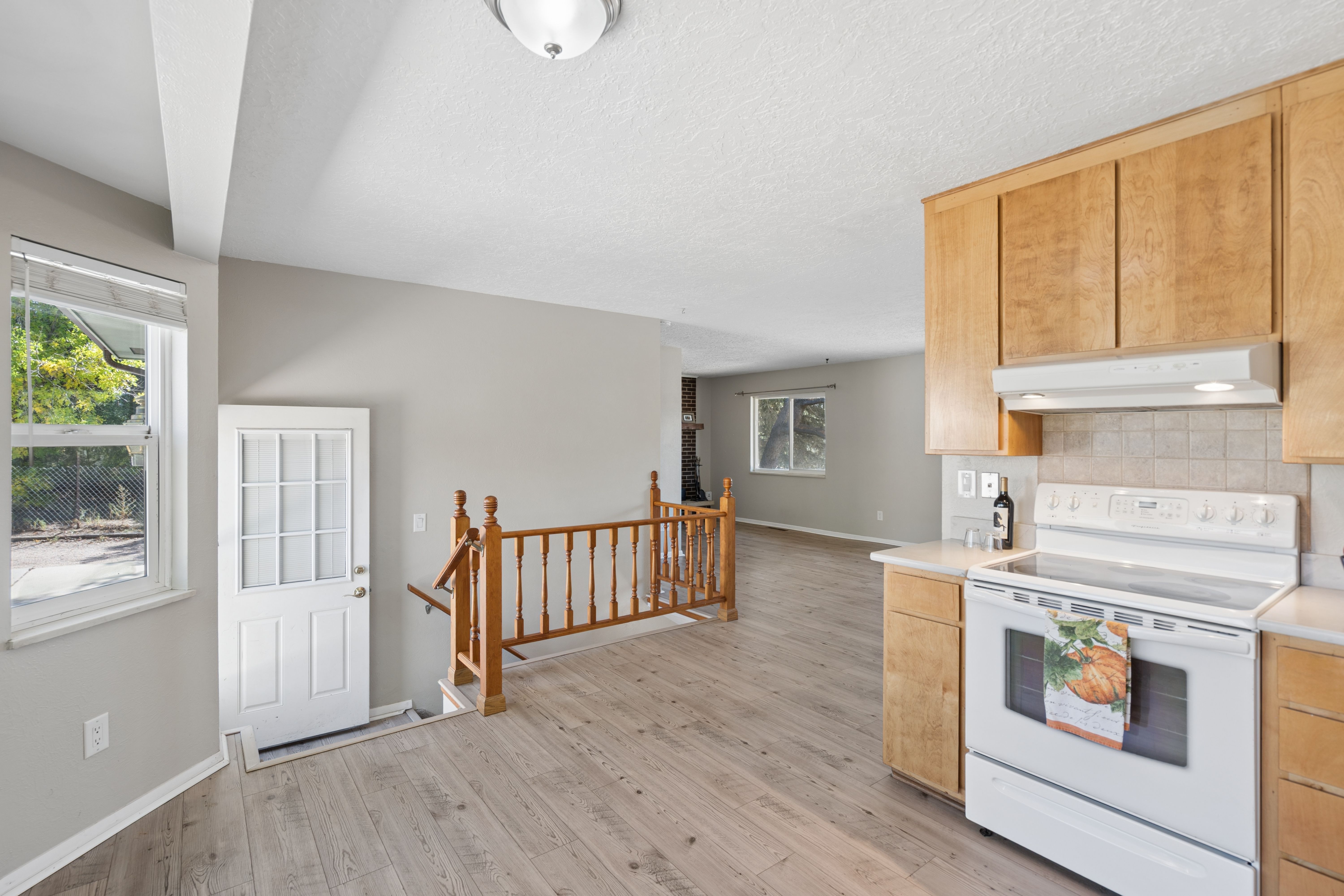  408 Elmwood Drive, Colorado Springs, CO, 80907 - 物件實景