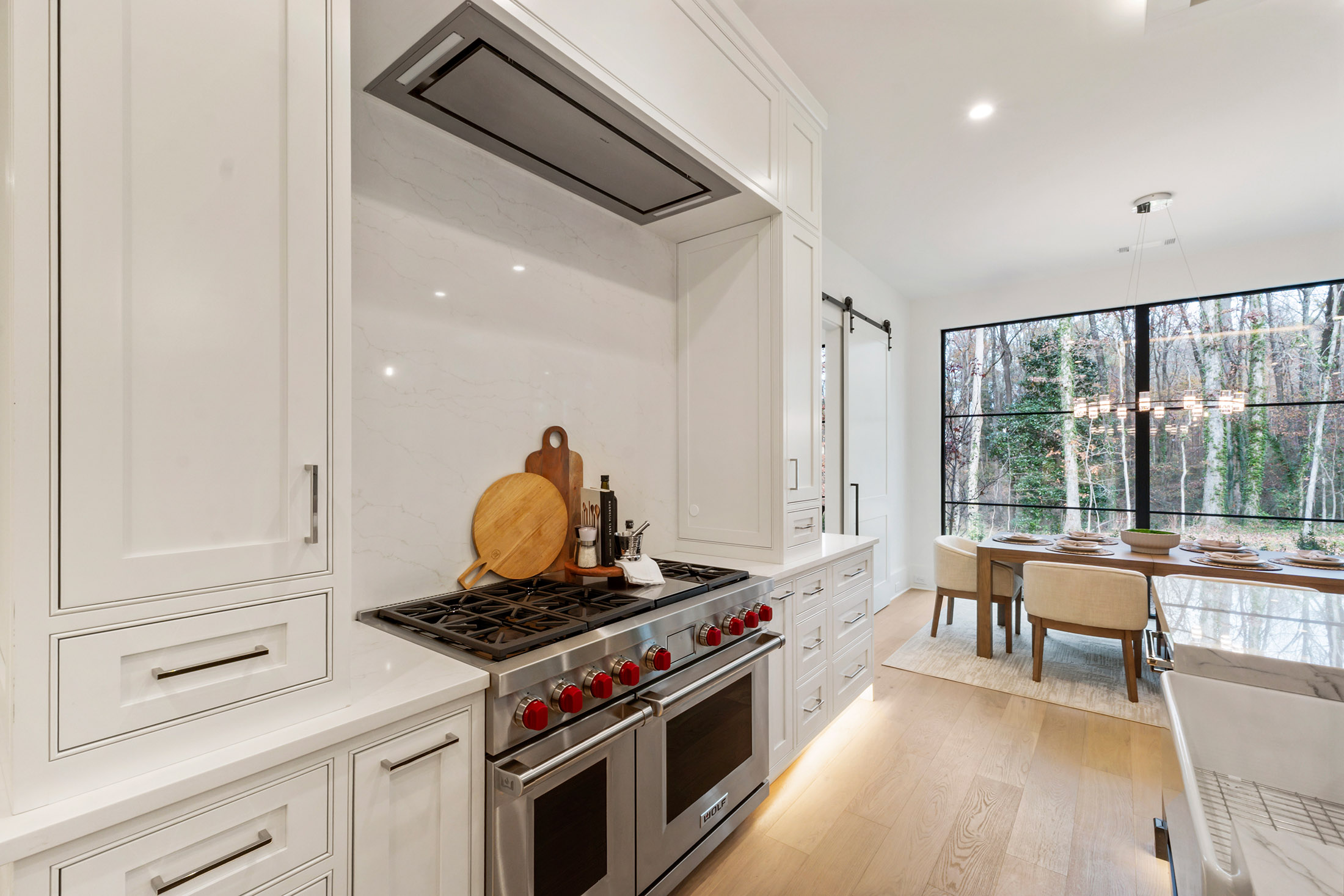 The Epitome of Alpharetta Luxury: Transitional Masterpiece in Garden District - 物件實景