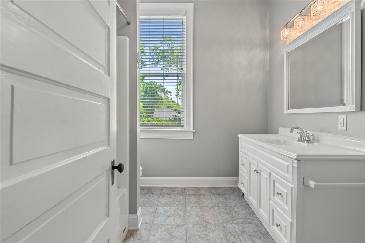 Hartsville, South Carolina, 29550, United States, 4 Bedrooms Bedrooms, ,4 BathroomsBathrooms,Residential,For Sale,1820221