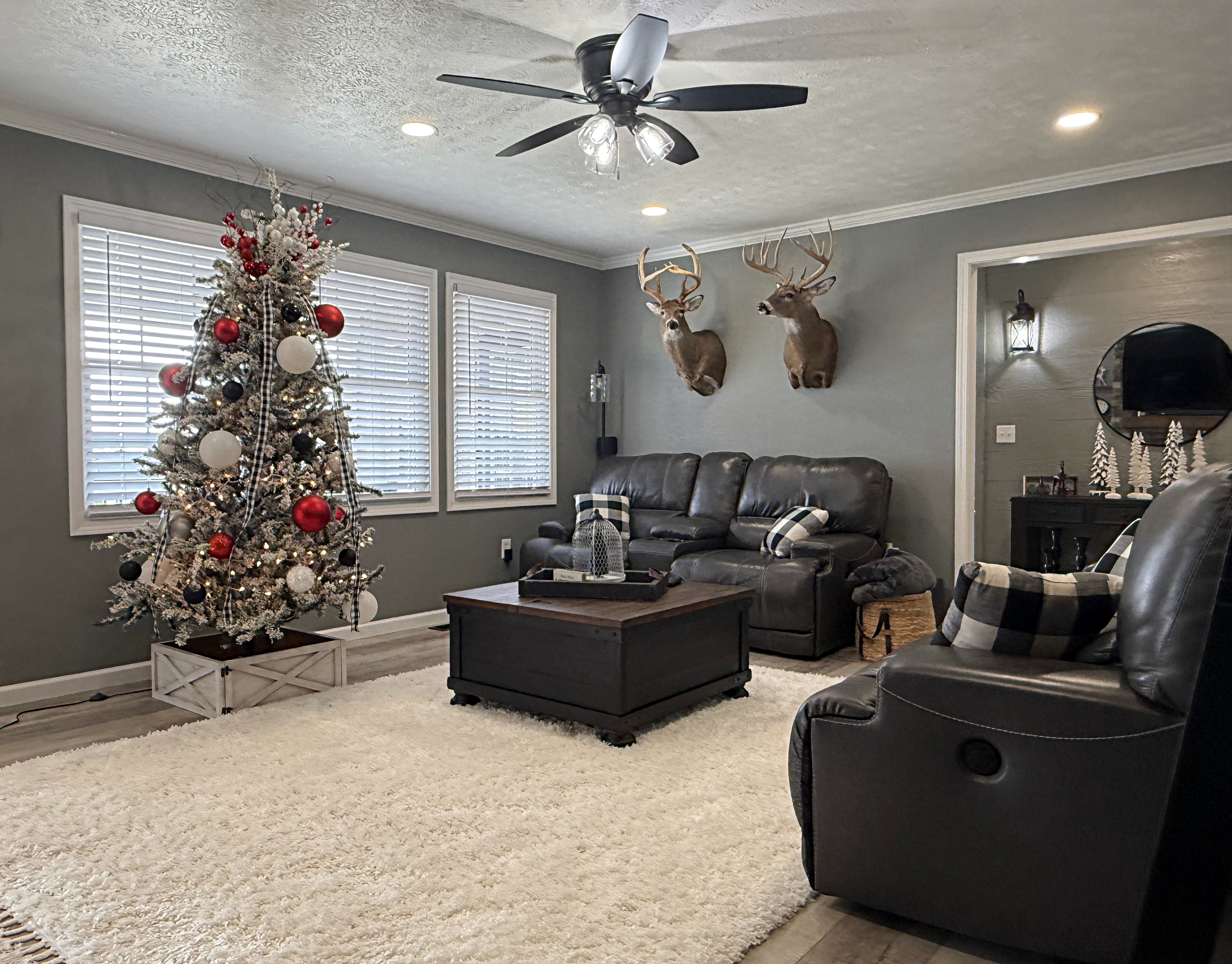 Loogootee, Indiana, 47553, United States, 4 Bedrooms Bedrooms, ,3 BathroomsBathrooms,Residential,For Sale,2005649