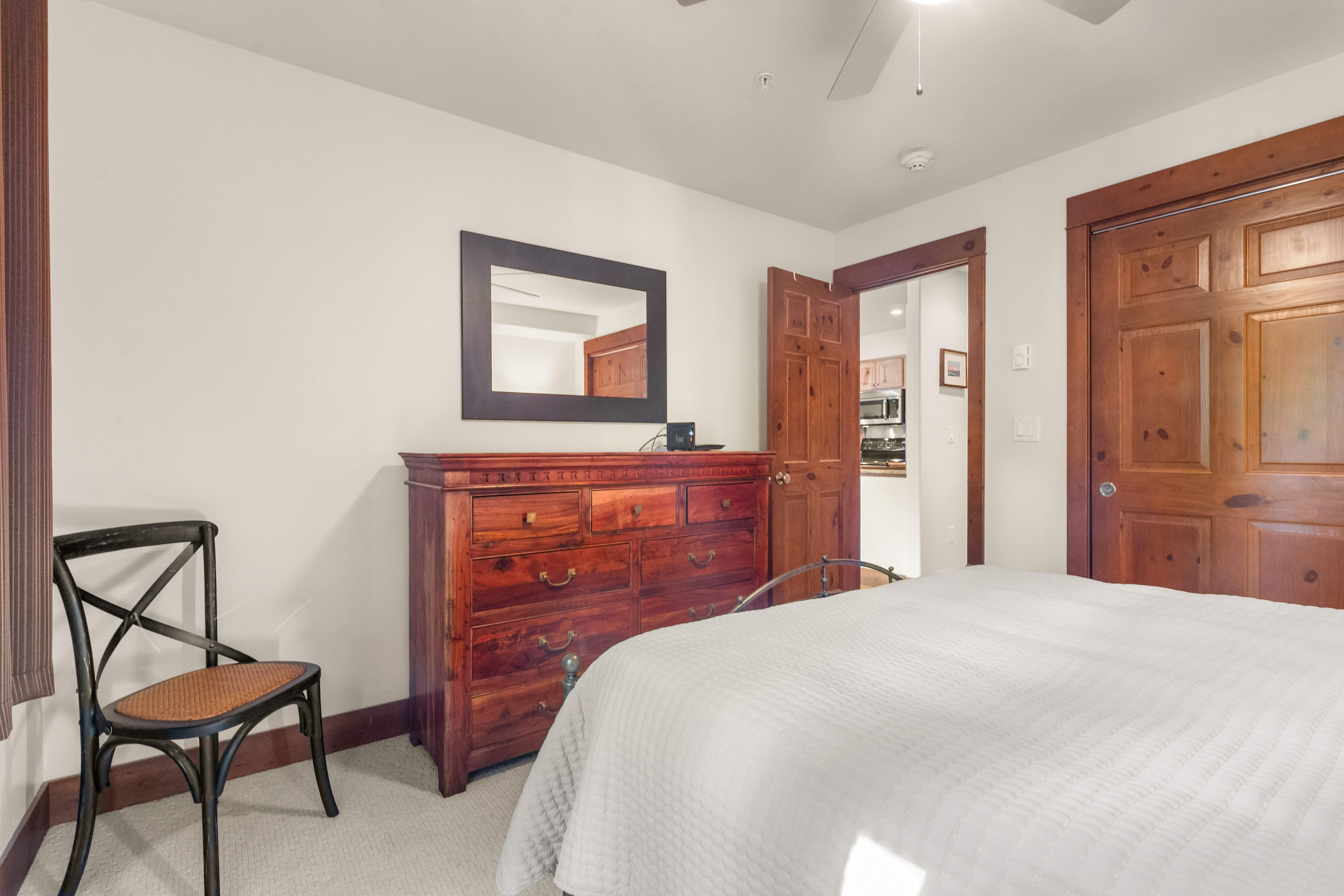  One Bedroom in Prime Location Central to Everything - 物件實景