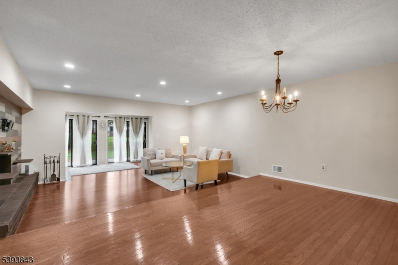 Bernards Twp., New Jersey, 07920, United States, 2 Bedrooms Bedrooms, ,3 BathroomsBathrooms,Residential,For Sale,1972655