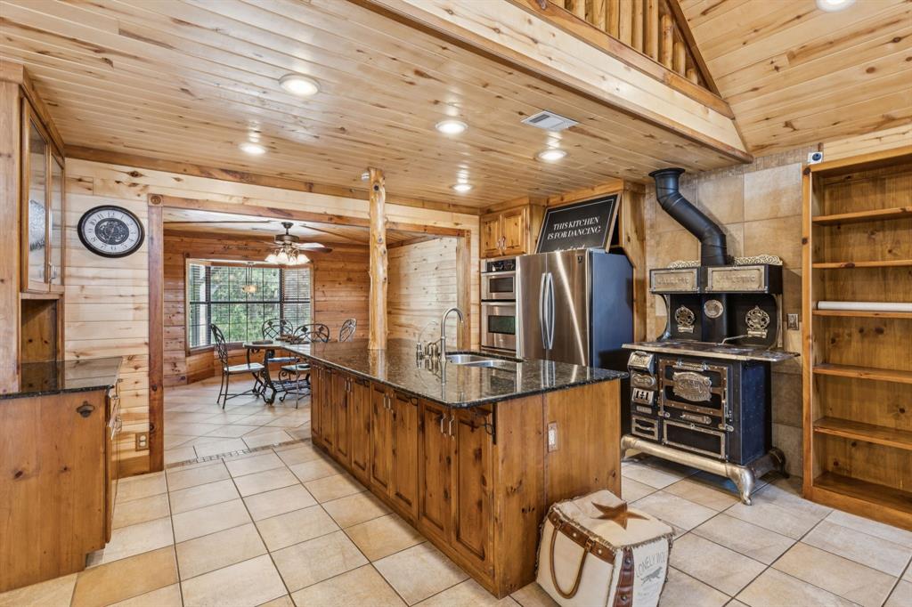 Pottsboro, Texas, 75076, United States, 3 Bedrooms Bedrooms, ,4 BathroomsBathrooms,Residential,For Sale,1949804