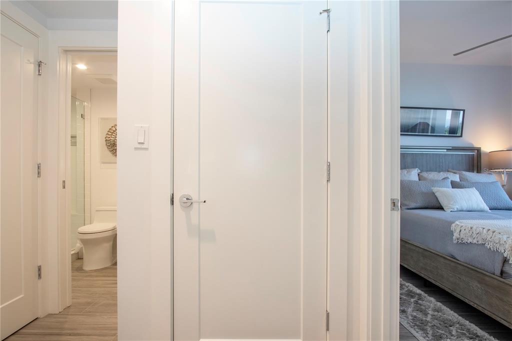 Longboat Key, Florida, 34228, United States, 2 Bedrooms Bedrooms, ,2 BathroomsBathrooms,Residential,For Sale,1993516