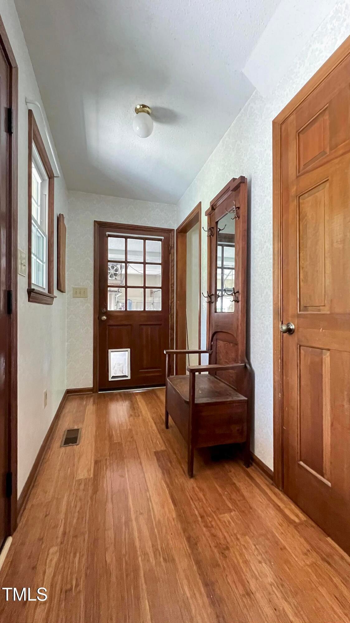Raleigh, North Carolina, 27606, United States, 3 Bedrooms Bedrooms, ,3 BathroomsBathrooms,Residential,For Sale,1941064
