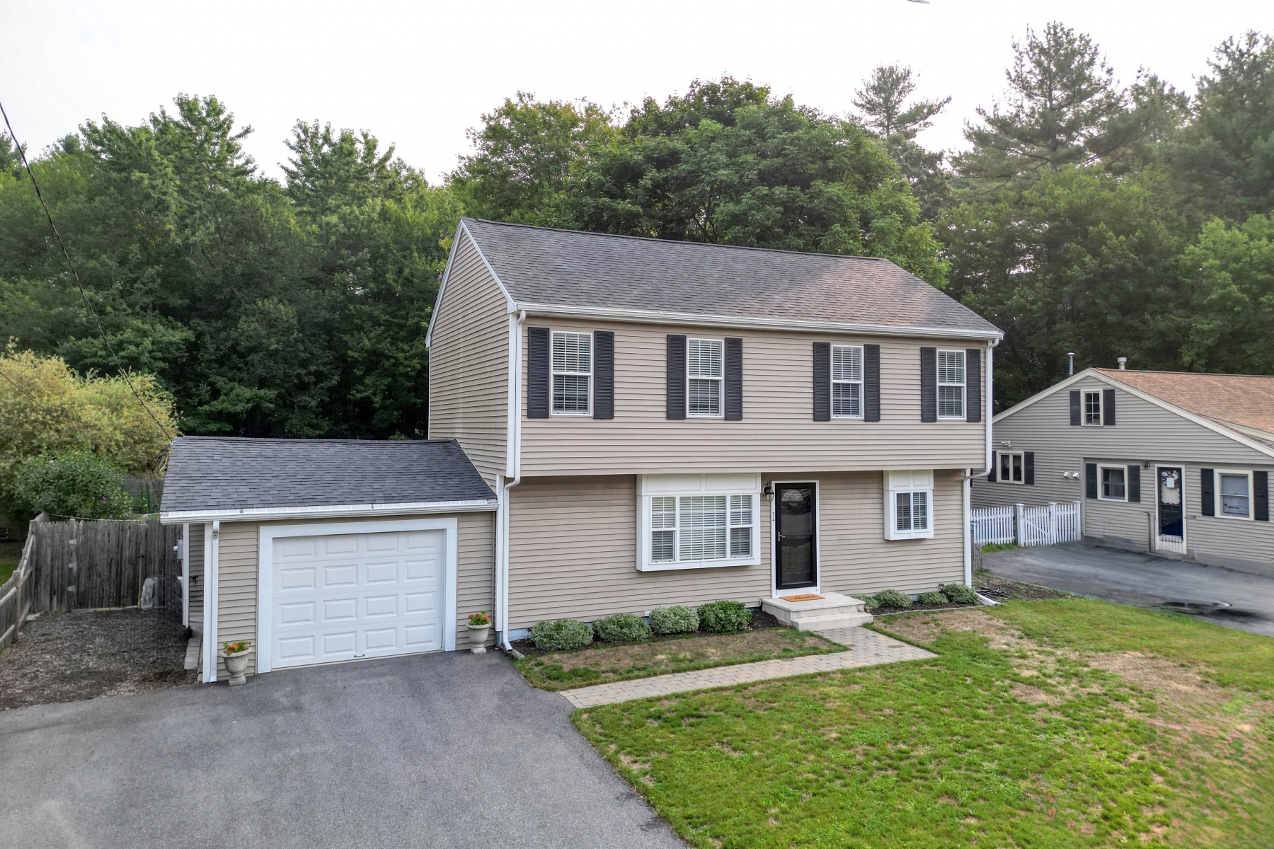 Holbrook, Massachusetts, 02343, United States, 4 Bedrooms Bedrooms, ,3 BathroomsBathrooms,Residential,For Sale,1910565