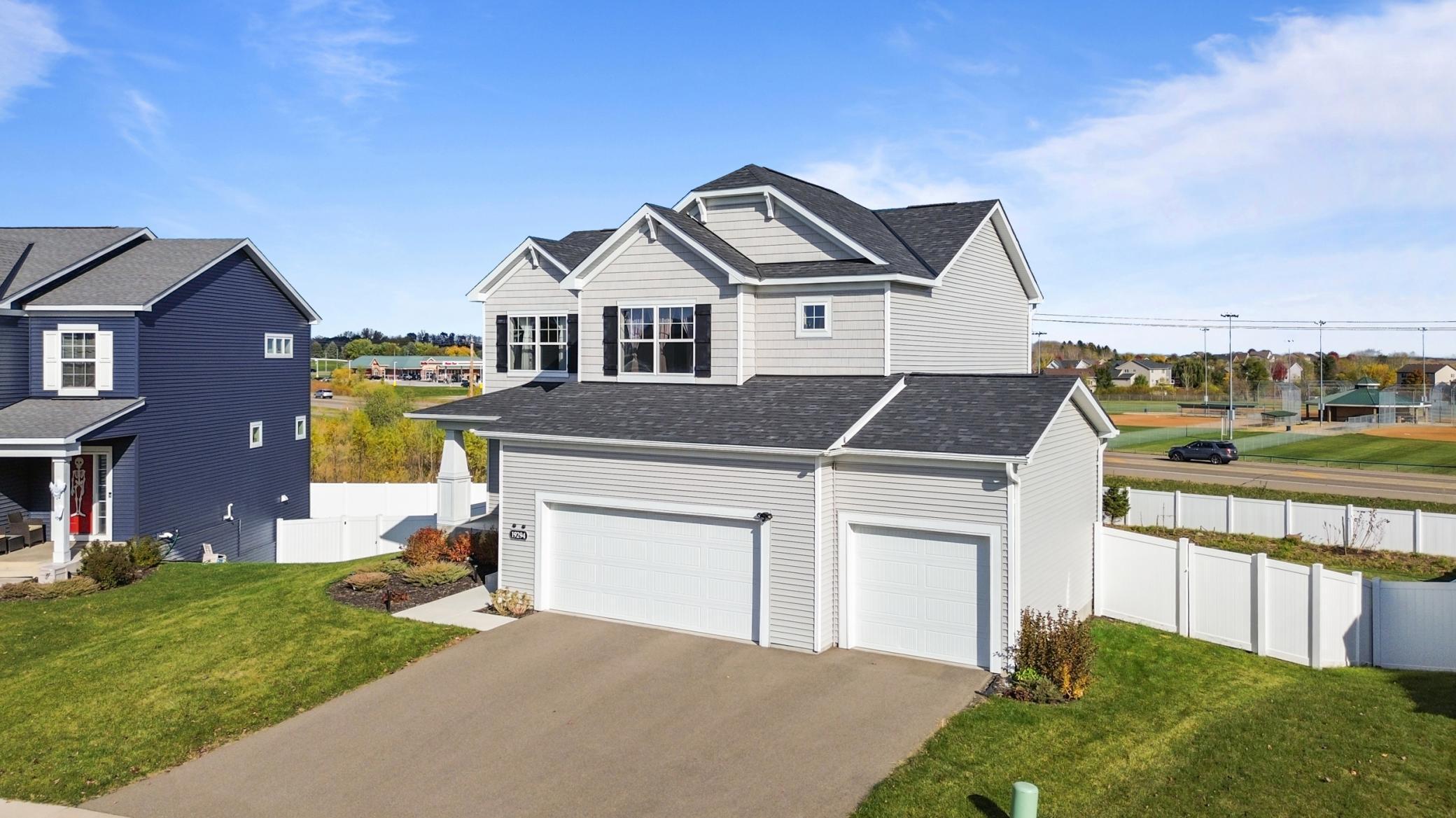 Farmington, Minnesota, 55024, United States, 4 Bedrooms Bedrooms, ,2 BathroomsBathrooms,Residential,For Sale,1990959