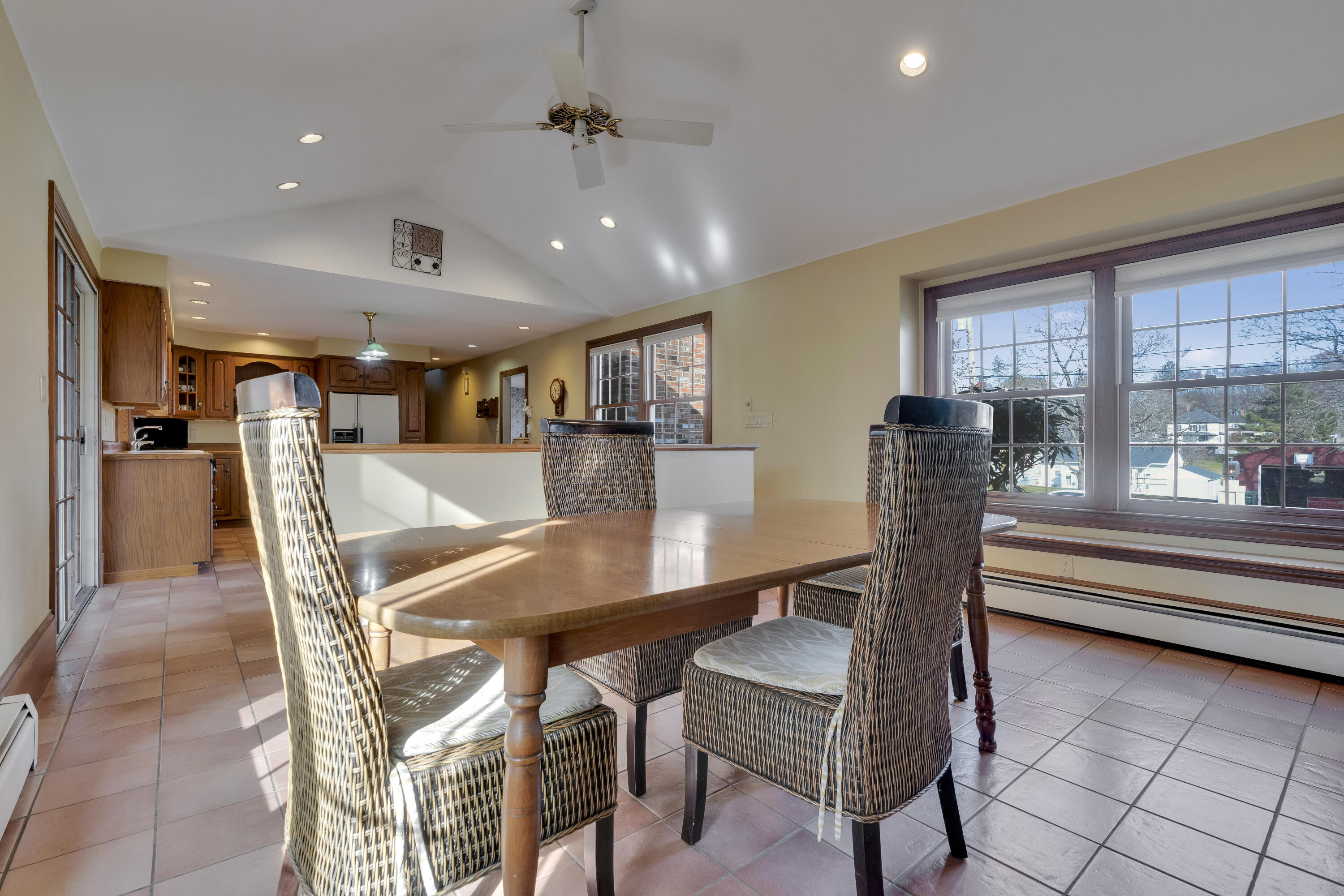 Biddeford, Maine, 04005, United States, 4 Bedrooms Bedrooms, ,2 BathroomsBathrooms,Residential,For Sale,1998354