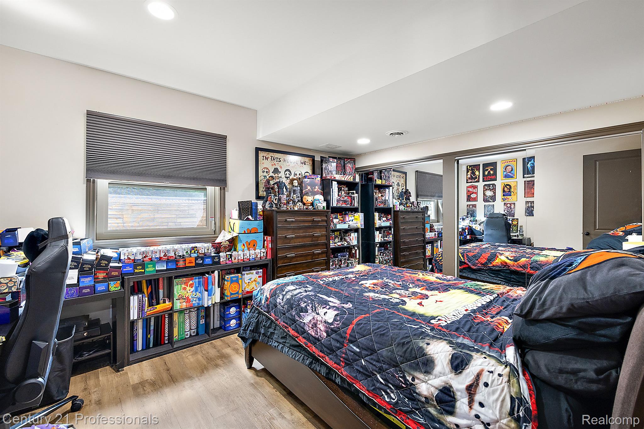 Davisburg, Michigan, 48350, United States, 5 Bedrooms Bedrooms, ,4 BathroomsBathrooms,Residential,For Sale,1978362