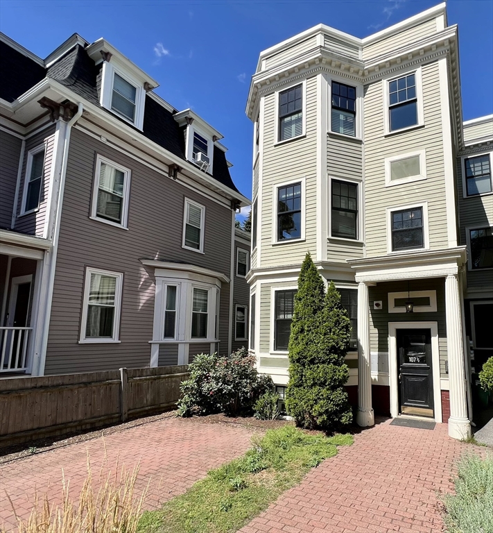 Cambridge, Massachusetts, 02139, United States, 4 Bedrooms Bedrooms, ,3 BathroomsBathrooms,Residential,For Sale,1939479